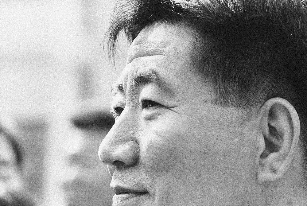 20000400 16대 총선(부산 북강서을)을 앞두고 선거유세 중 생각에 잠긴 노무현 후보_Refine.jpg