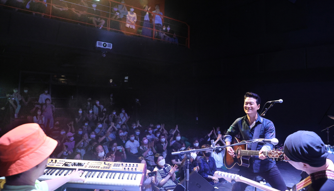 02 안치환 콘서트 '히스토리'.jpg